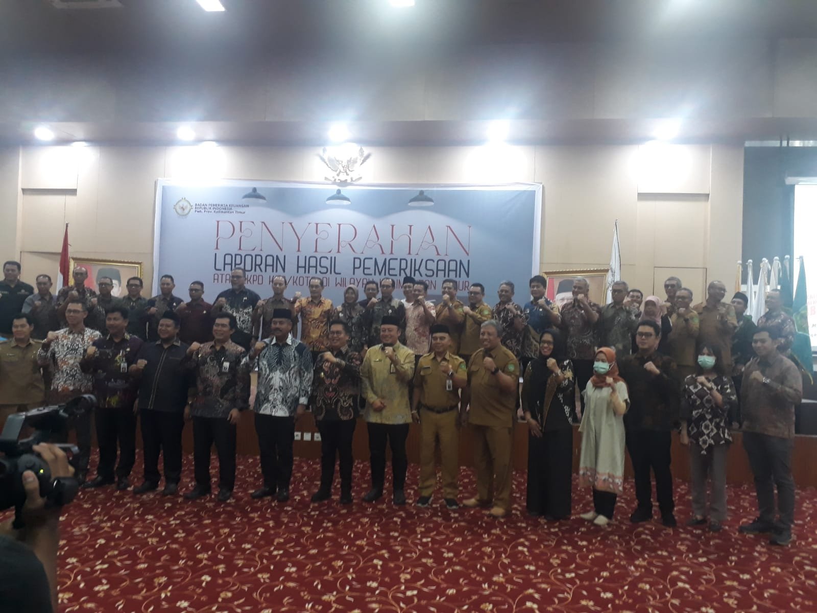 Penyerahan Laporan Hasil Pemeriksaan terhadap laporan keuangan pemerintah daerah Kab Kutai Kartanegara Tahun 2022 oleh BPK RI prov Kaltim
