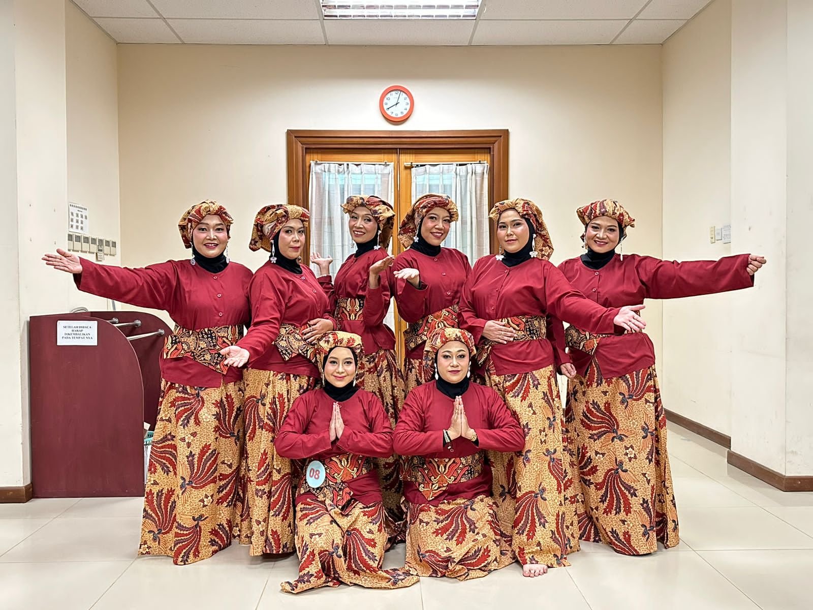 Perayaan HUT Kecamatan Tenggarong yang Ke-241 Dimeriahkan dengan Lomba Tari Jepen dan Partisipasi Dinas Perumahan Kabupaten Kutai Kartanegara