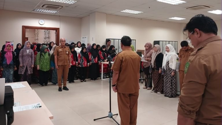 Disperkim Kukar Gelar Apel di Momentum Hari Kartini