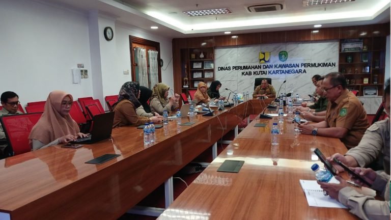 Gelar Rapat Koordinasi dan Evaluasi Rutin, Disperkim Kukar Bahas Kedisiplinan Kinerja Internal