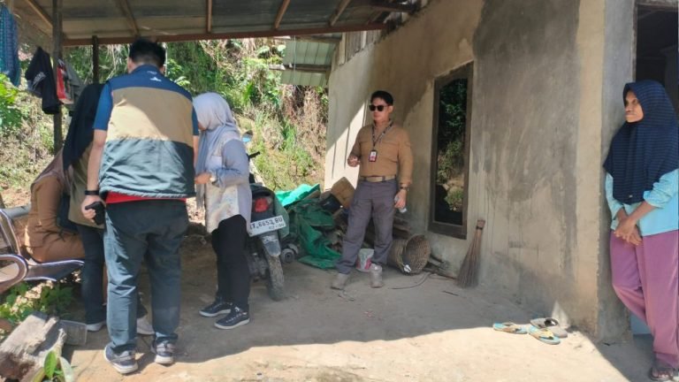 Pendataan Warga Terdampak Bencana Longsor di Desa Purwajaya