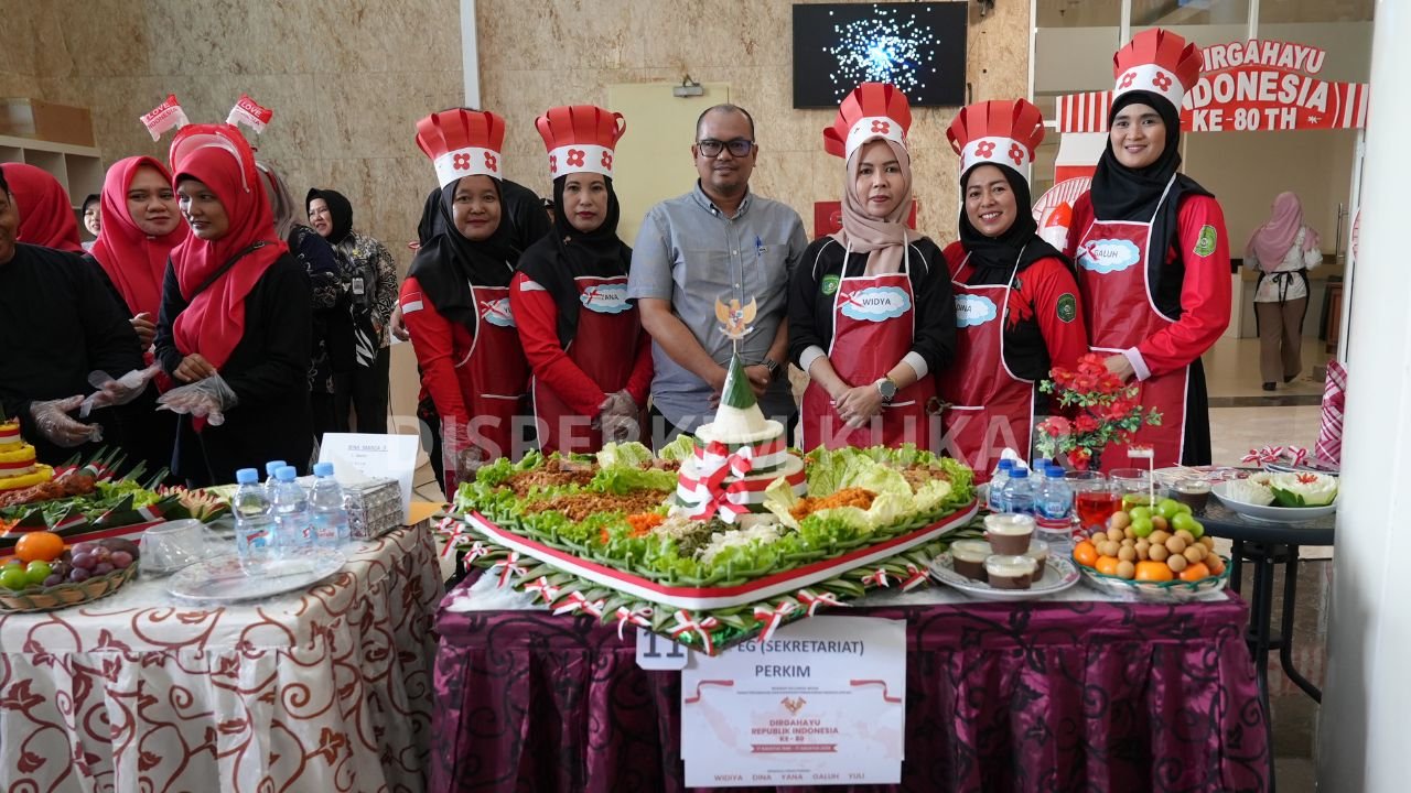 Disperkim Kukar Meriahkan Lomba Tumpeng HUT RI Bersama Dinas PU Kukar